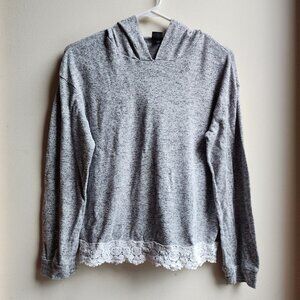 Art Class Juniors Gray Lace Hooded Pullover Sweater Size XL (14/16)